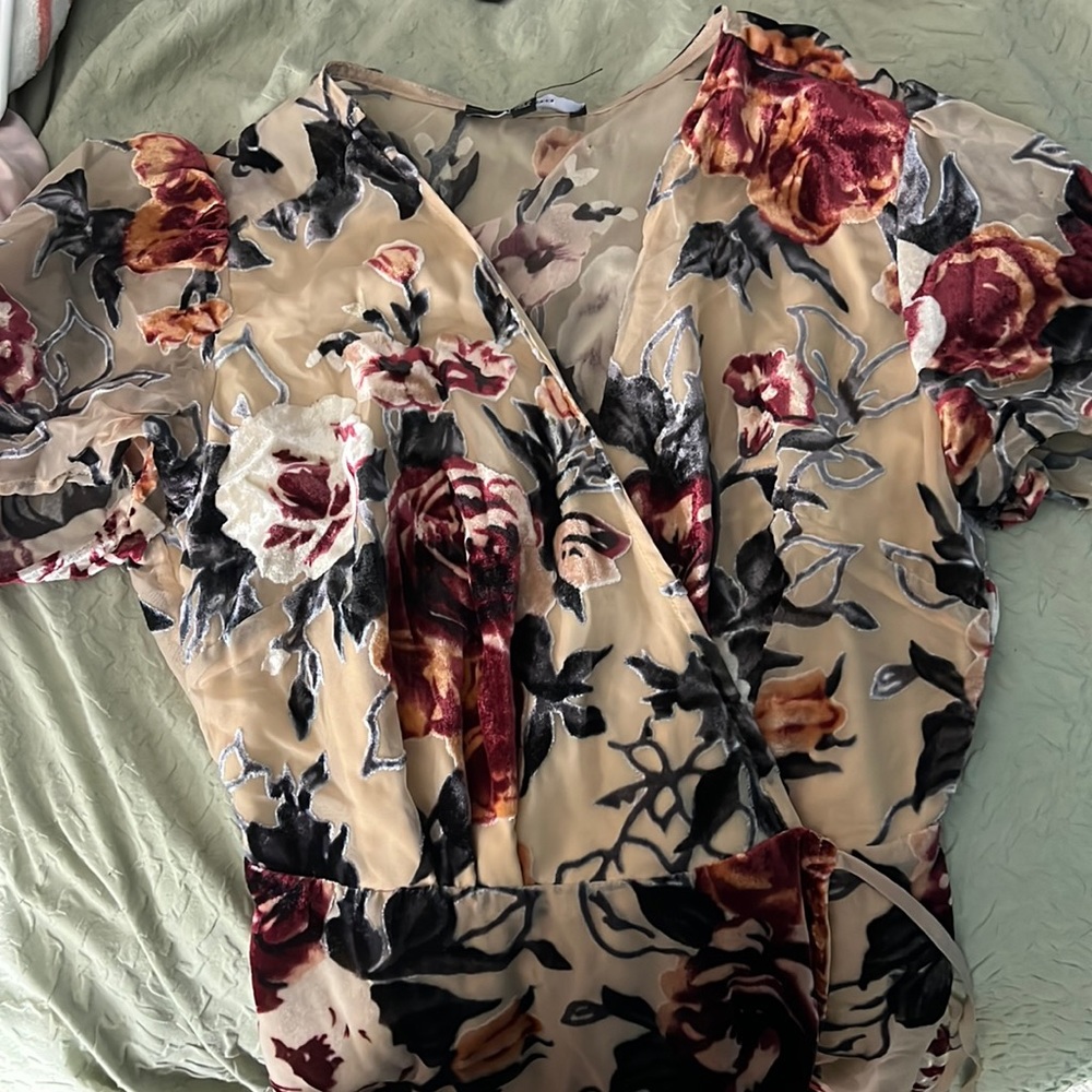 Aakaa dress large, with floral pattern